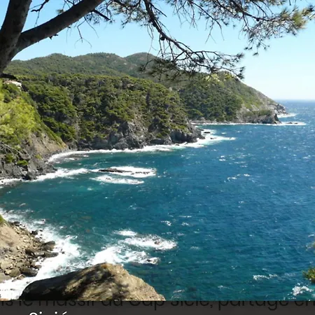 Vue 180 Degres Mer-colline, Plages 100m, Piscine, Box , Domaine Coudouliere Six Four Les Plages Apartment