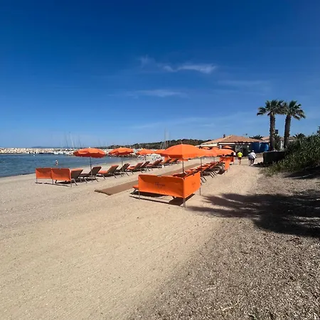 Vue 180 Degres Mer-colline, Plages 100m, Piscine, Box , Domaine Coudouliere Six Four Les Plages Apartment
