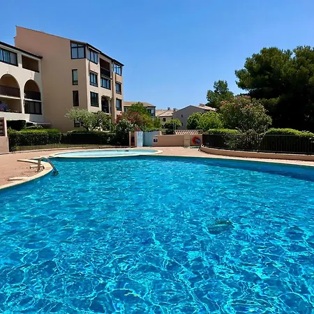 Vue 180 Degres Mer-colline, Plages 100m, Piscine, Box , Domaine Coudouliere Six Four Les Plages Six-Fours-les-Plages