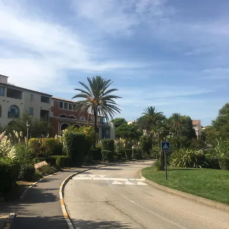 Vue 180 Degres Mer-colline, Plages 100m, Piscine, Box , Domaine Coudouliere Six Four Les Plages