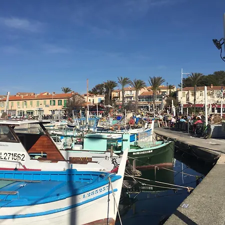 Vue 180 Degres Mer-colline, Plages 100m, Piscine, Box , Domaine Coudouliere Six Four Les Plages Апартаменты
