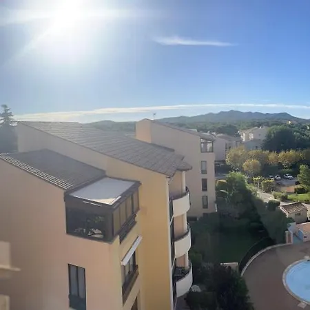 Vue 180 Degres Mer-colline, Plages 100m, Piscine, Box , Domaine Coudouliere Six Four Les Plages Apartment